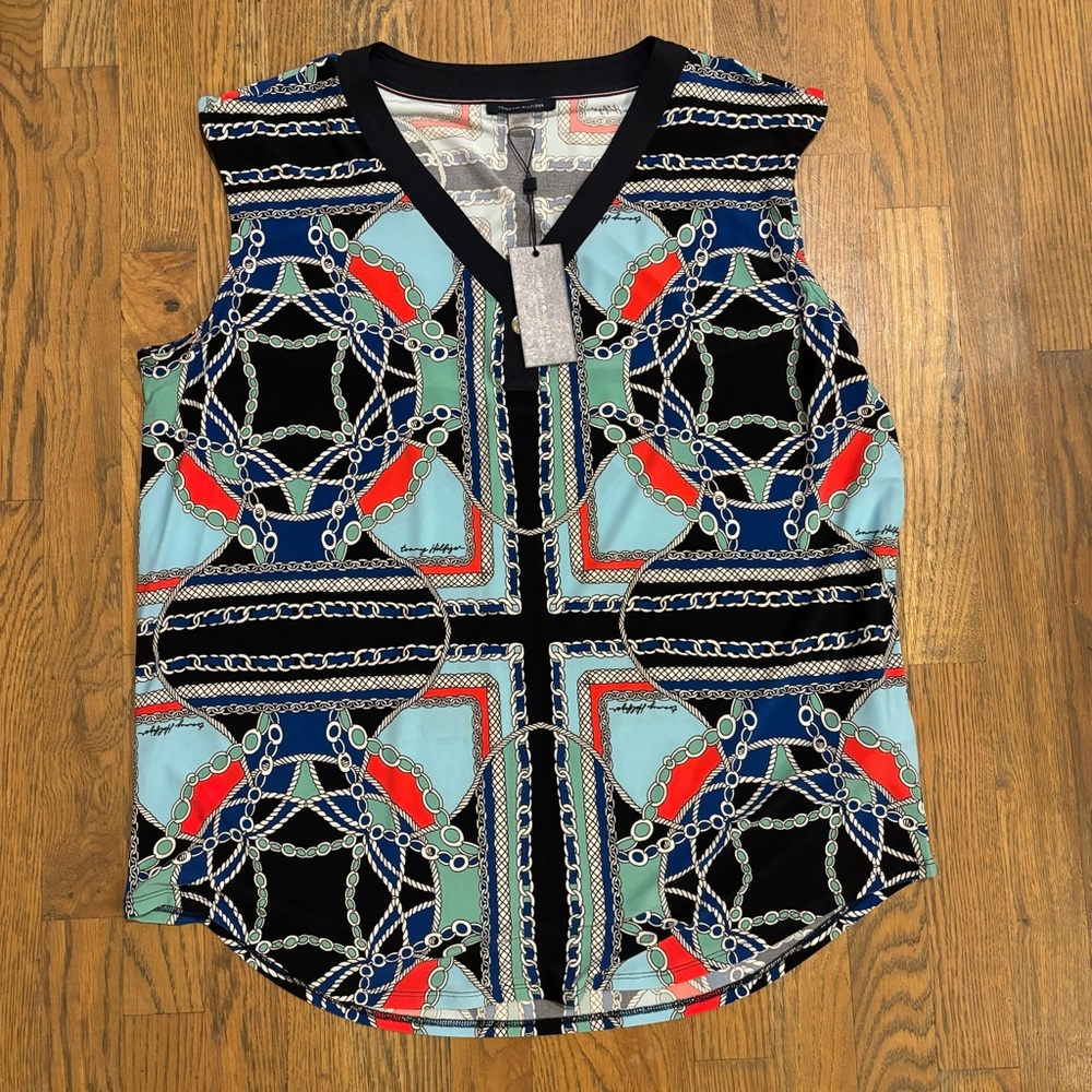 NWT Tommy Hilfiger Women's Chain Print Snap Front Top